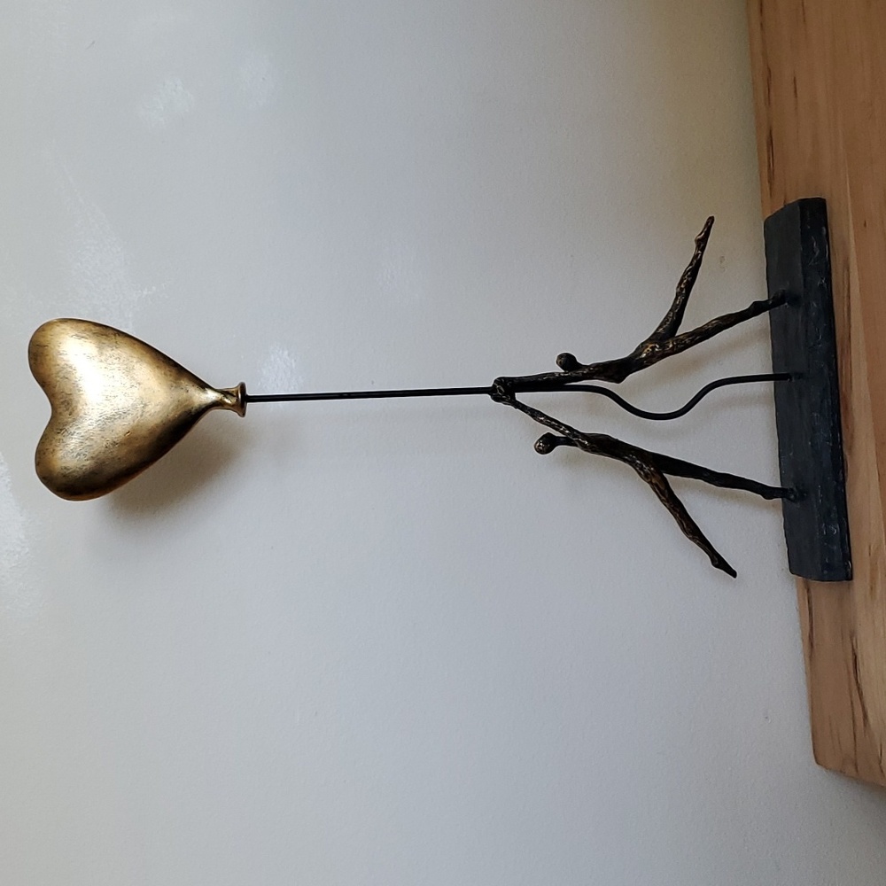 Couple statue